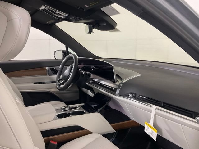 2027 Cadillac VISTIQ Luxury - Photo 23