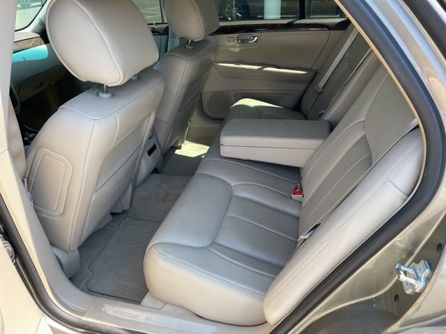 2011 Cadillac DTS Luxury photo 3