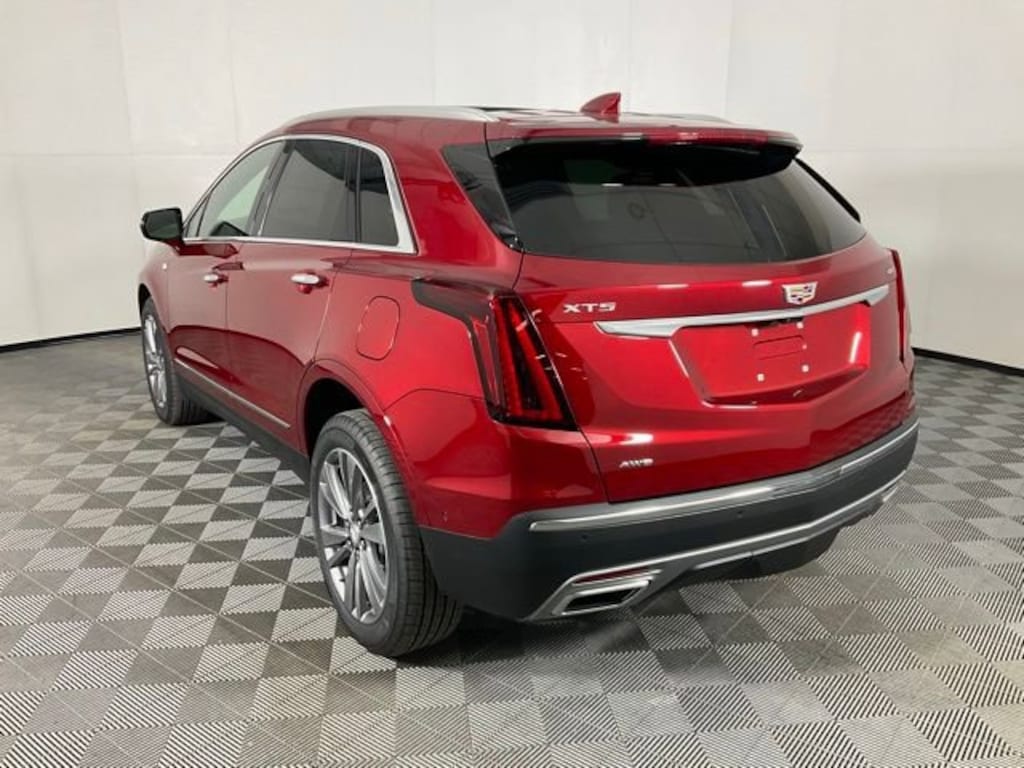 New 2026 CADILLAC XT5 Premium Luxury SUV