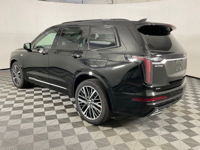 2025 Cadillac XT6 Sport photo 2