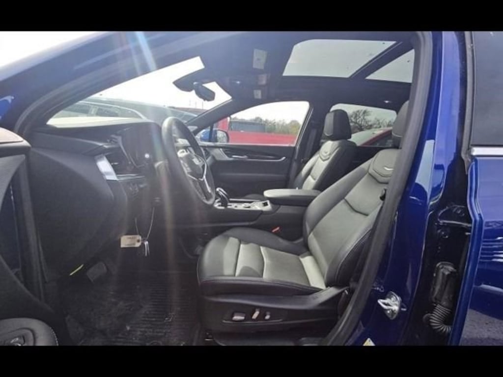 Used 2025 CADILLAC XT5 Premium Luxury SUV