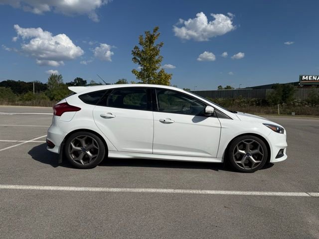 2018 Ford Focus ST photo 4