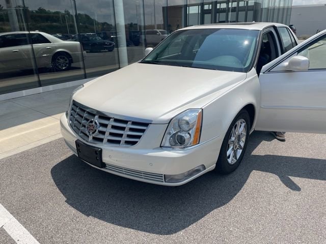 2011 Cadillac DTS Luxury Collection