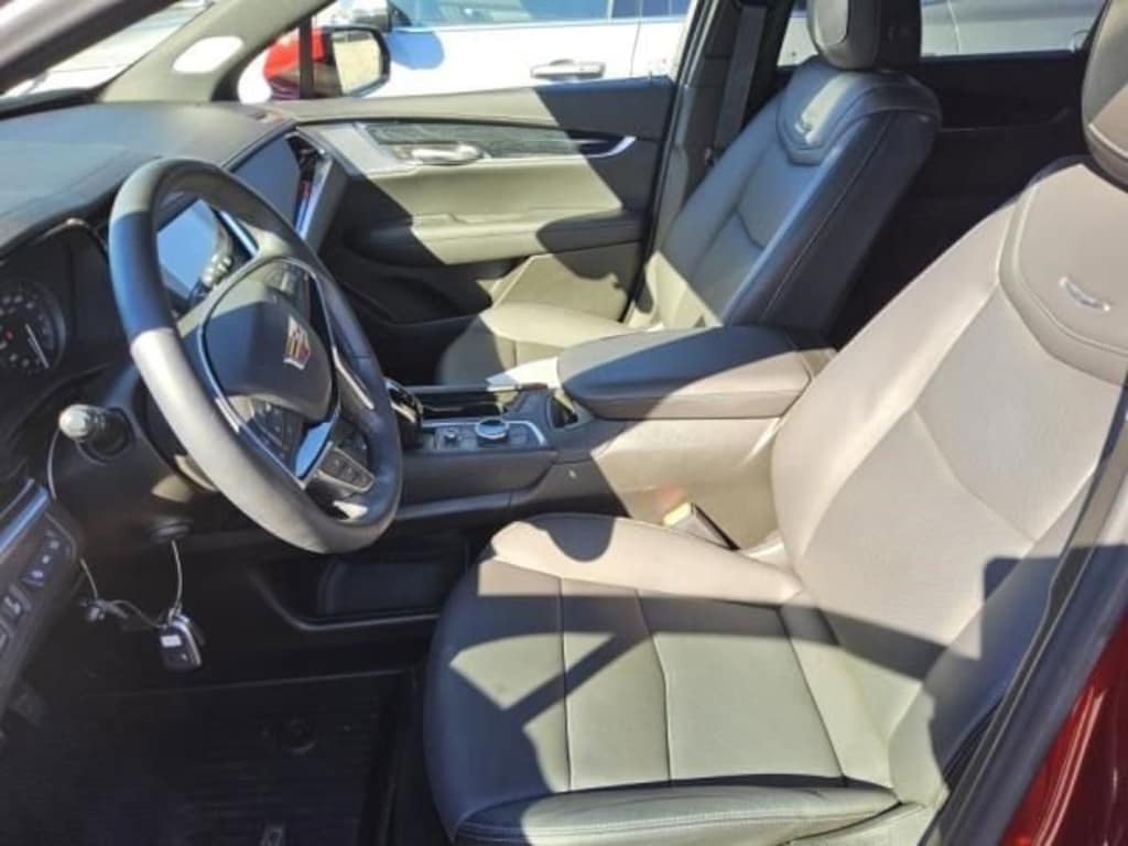 Used 2025 CADILLAC XT5 Premium Luxury SUV