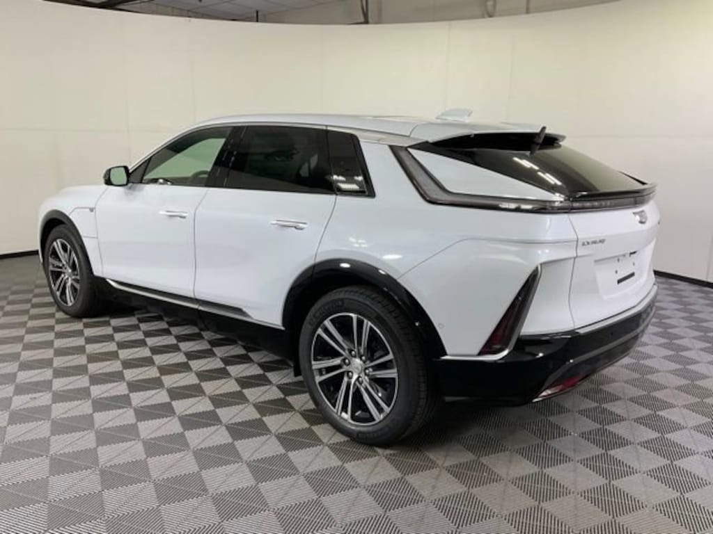 New 2026 CADILLAC LYRIQ Luxury SUV