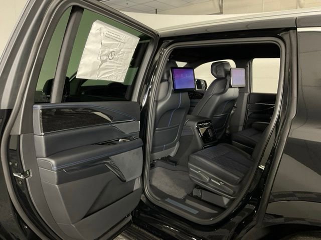 2026 Cadillac Escalade IQL Luxury - Photo 32