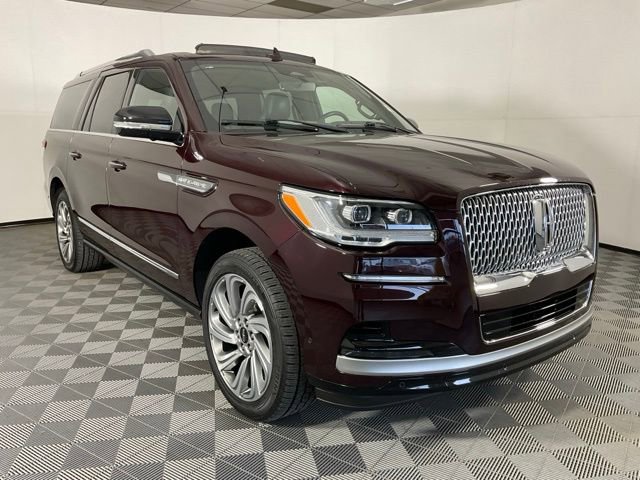 2023 Lincoln Navigator L Reserve photo 3