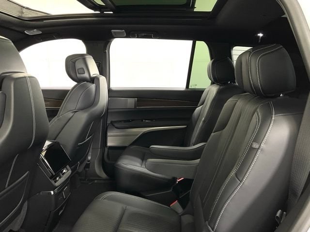 2026 Cadillac VISTIQ Luxury - Photo 31