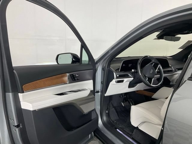 2027 Cadillac VISTIQ Luxury - Photo 20