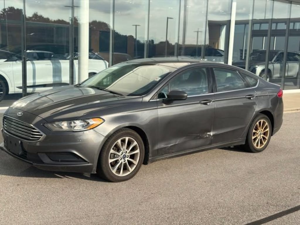 Used 2017 Ford Fusion SE