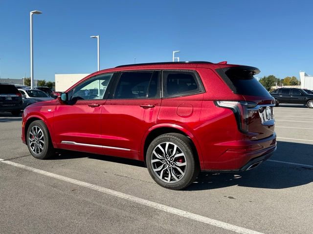 2023 Cadillac XT6 Sport photo 3