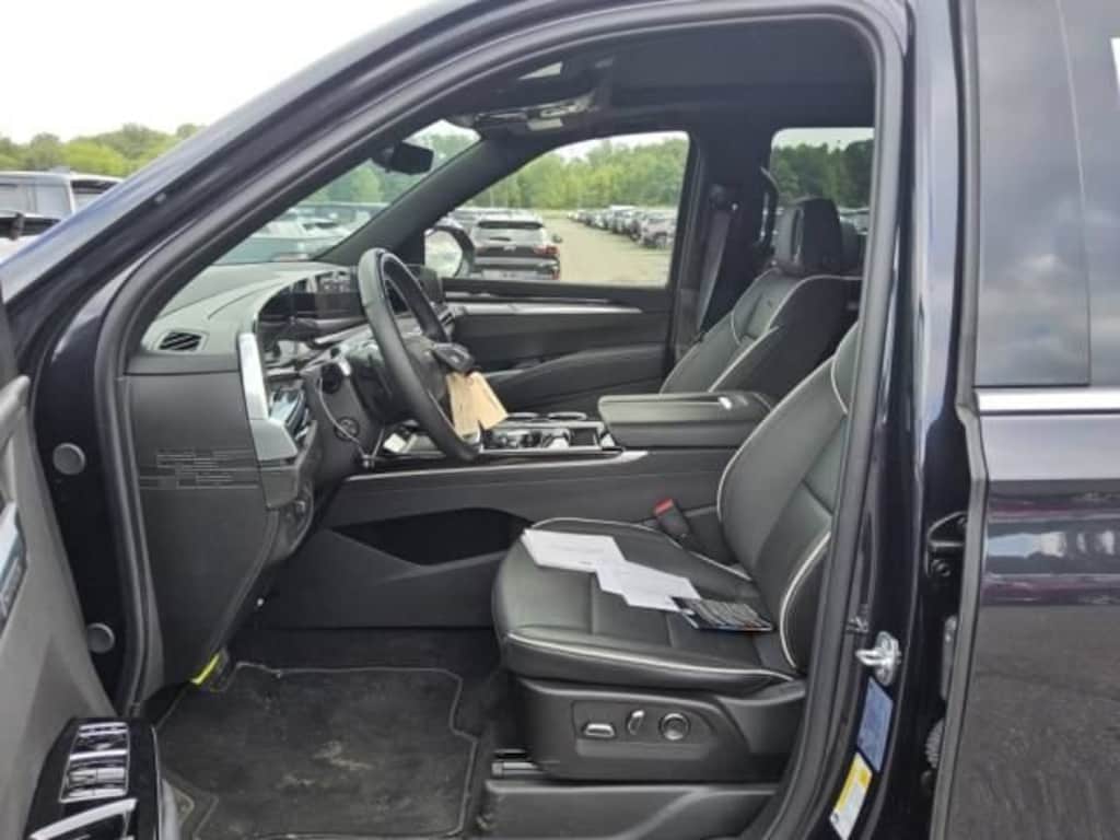Used 2025 CADILLAC Escalade Premium Luxury SUV