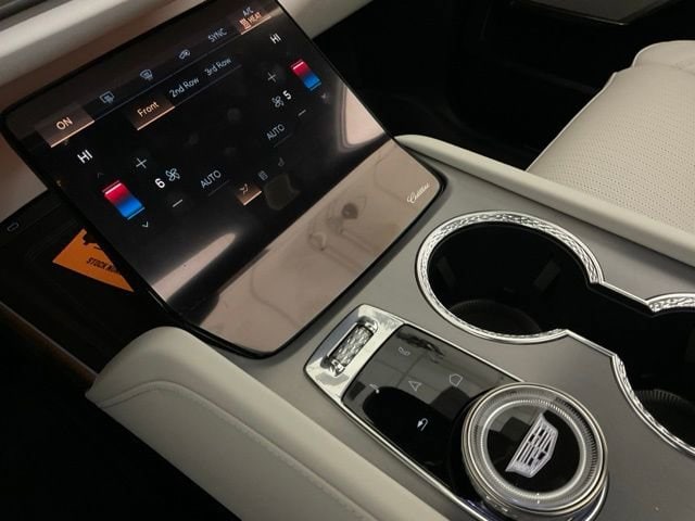 2026 Cadillac VISTIQ Sport - Photo 19