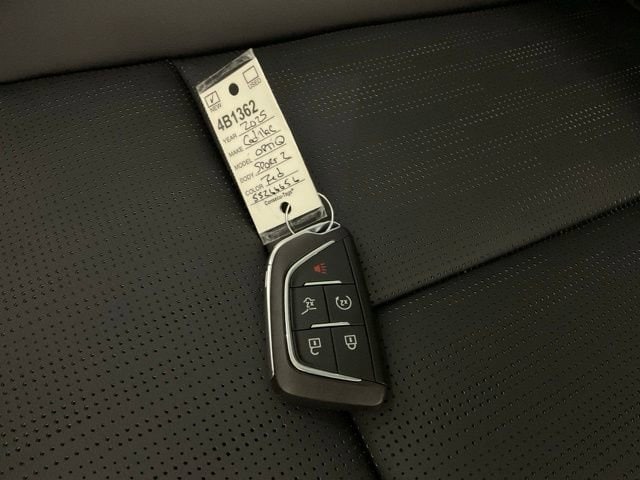 2025 Cadillac OPTIQ Sport 2 - Photo 42