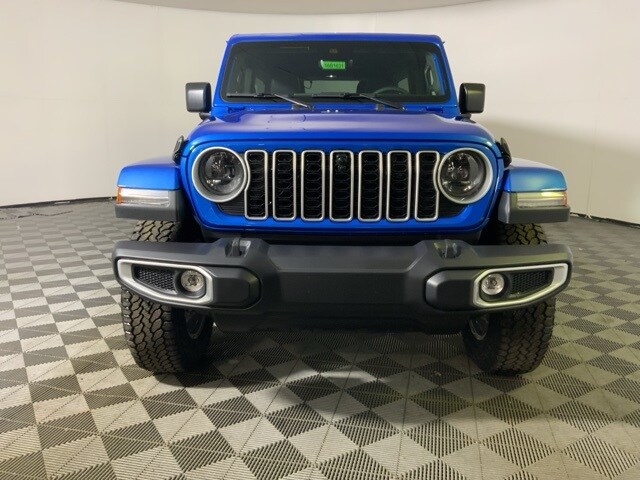 2025 Jeep Wrangler Sahara photo 2