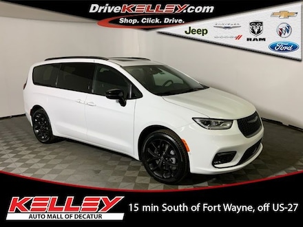 2026 Chrysler Pacifica LIMITED AWD Passenger Van