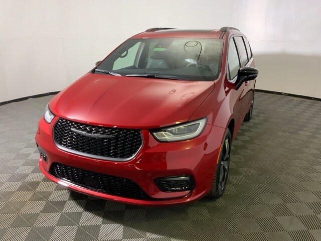 2026 Chrysler Pacifica Limited photo 2