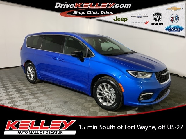 2026 Chrysler Pacifica Limited's photo