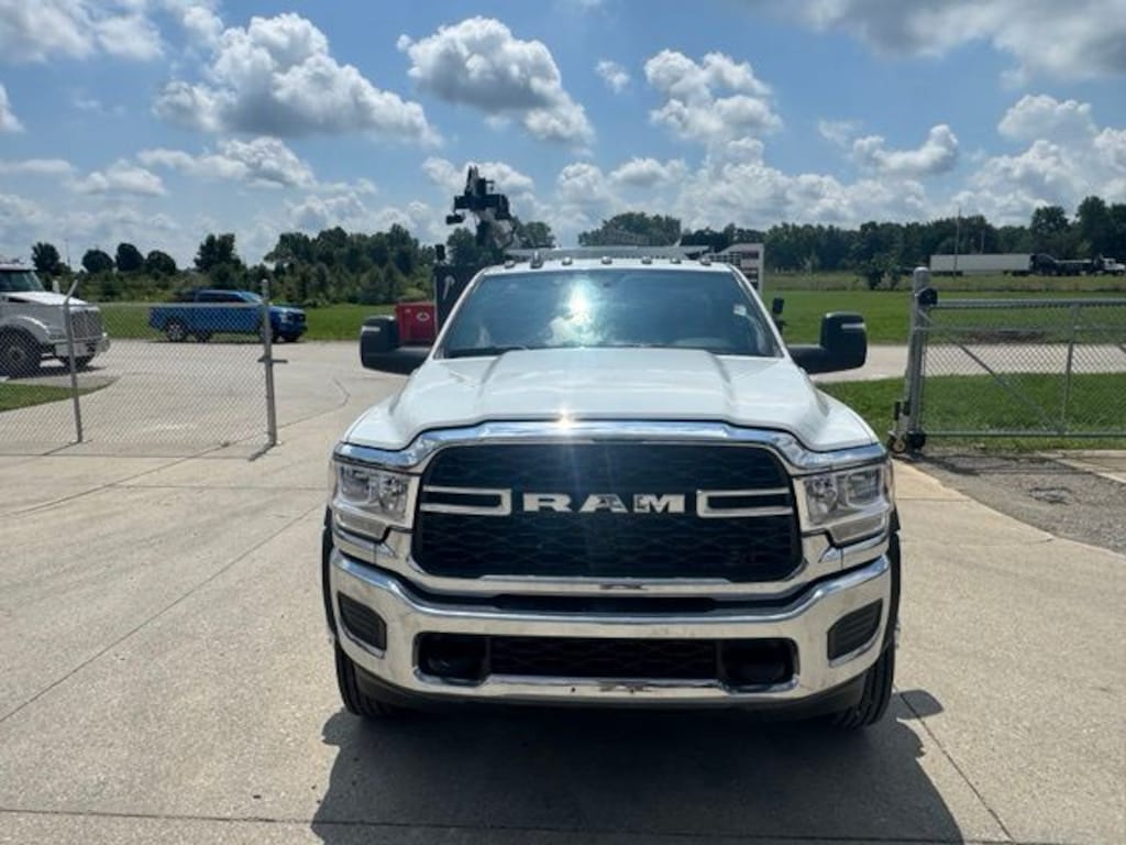 New 2024 Ram 5500 Chassis Cab TRADESMAN REGULAR 4X4 84' CA Pickup