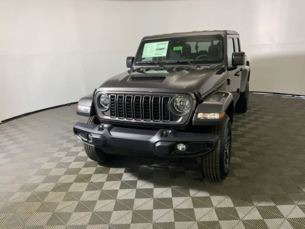 New 2025 Jeep Gladiator SPORT S 4X4 Pickup