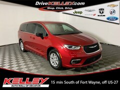 2026 Chrysler Pacifica SELECT Passenger Van