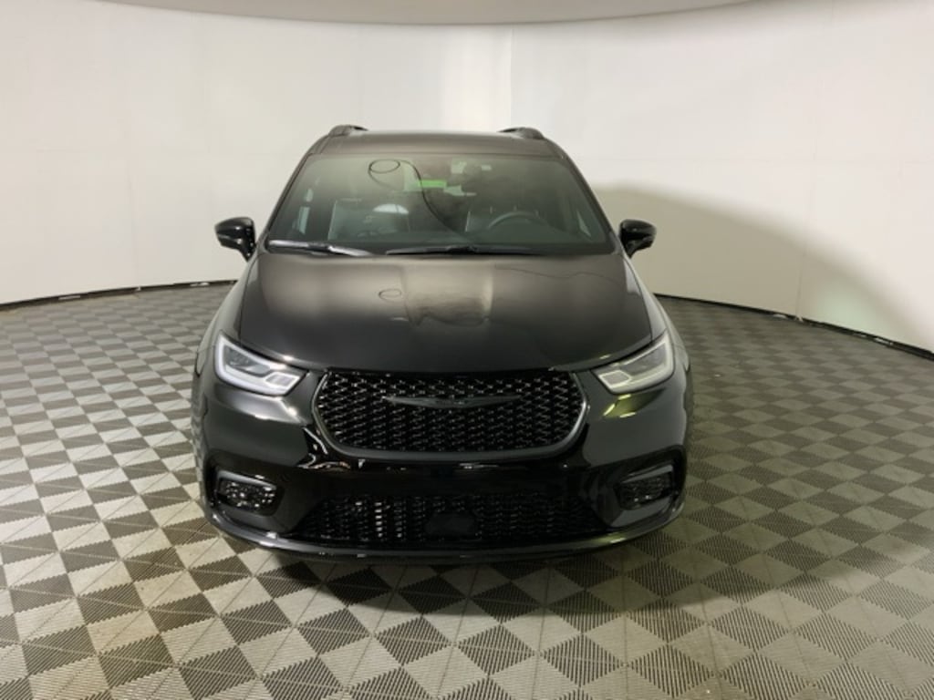 New 2026 Chrysler Pacifica LIMITED AWD Passenger Van
