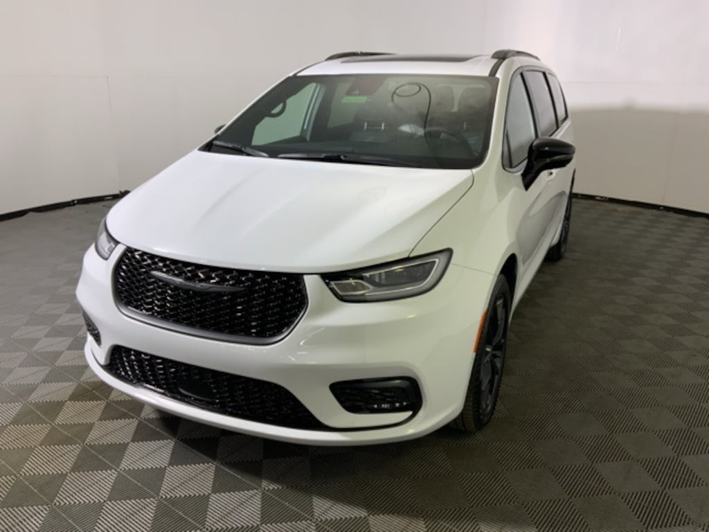 New 2026 Chrysler Pacifica LIMITED AWD Passenger Van