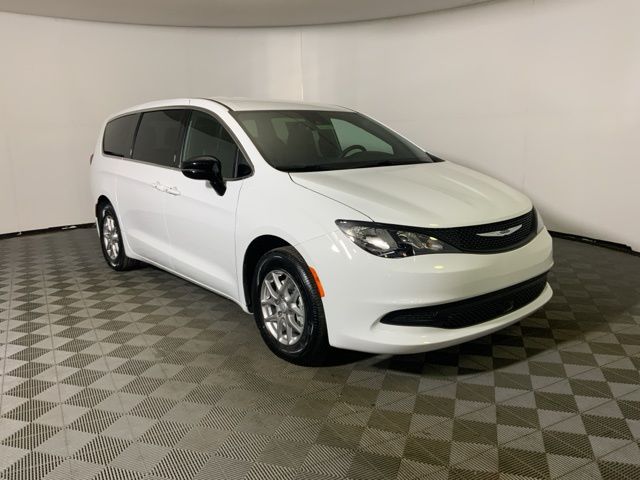 2026 Chrysler Voyager LX's photo