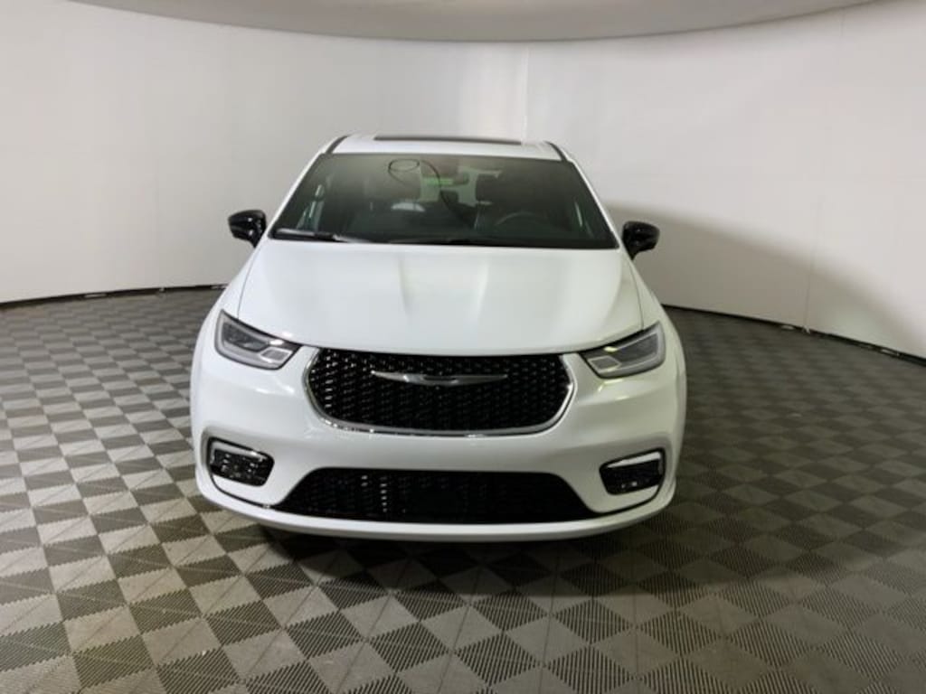 New 2026 Chrysler Pacifica LIMITED Passenger Van