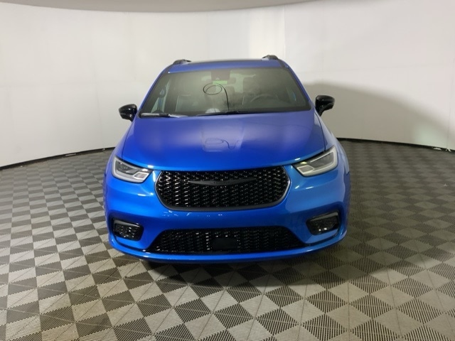 2026 Chrysler Pacifica Limited's photo