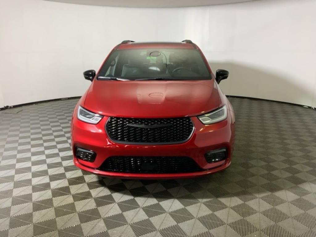 New 2026 Chrysler Pacifica LIMITED AWD Passenger Van