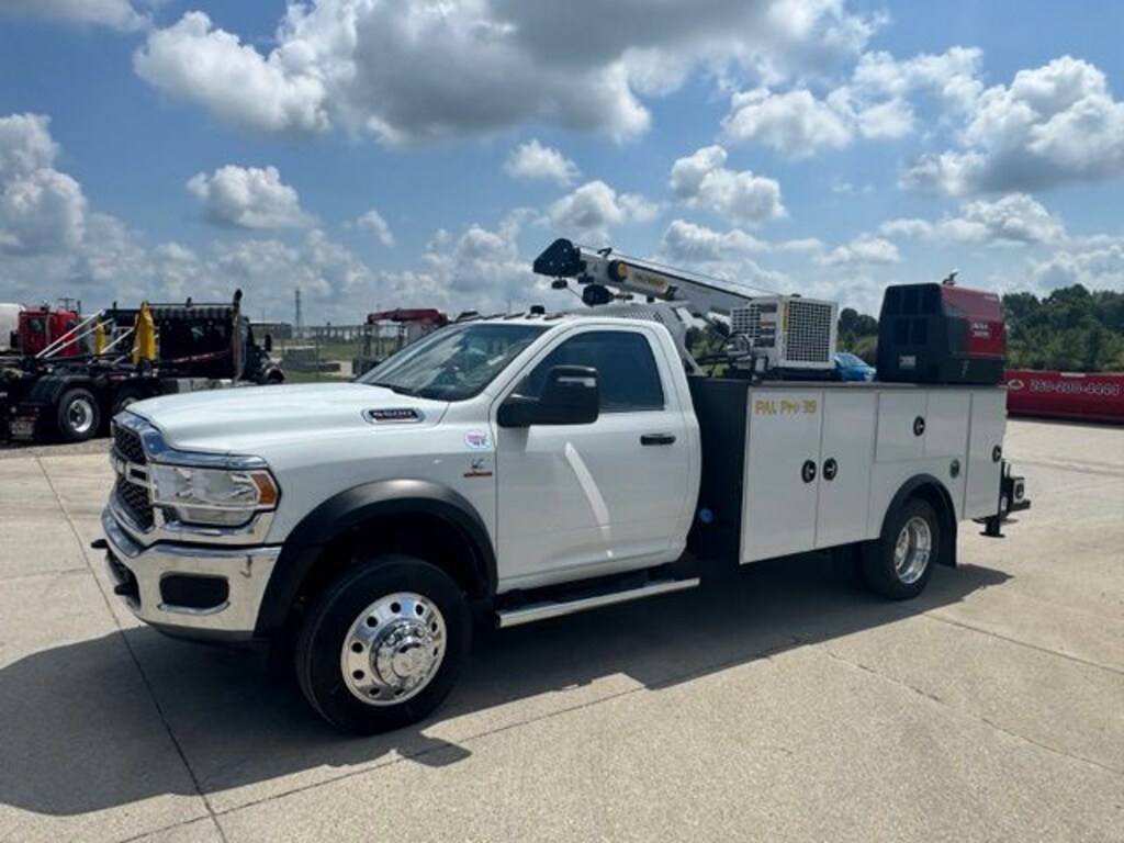 New 2024 Ram 5500 Chassis Cab TRADESMAN REGULAR 4X4 84' CA Pickup
