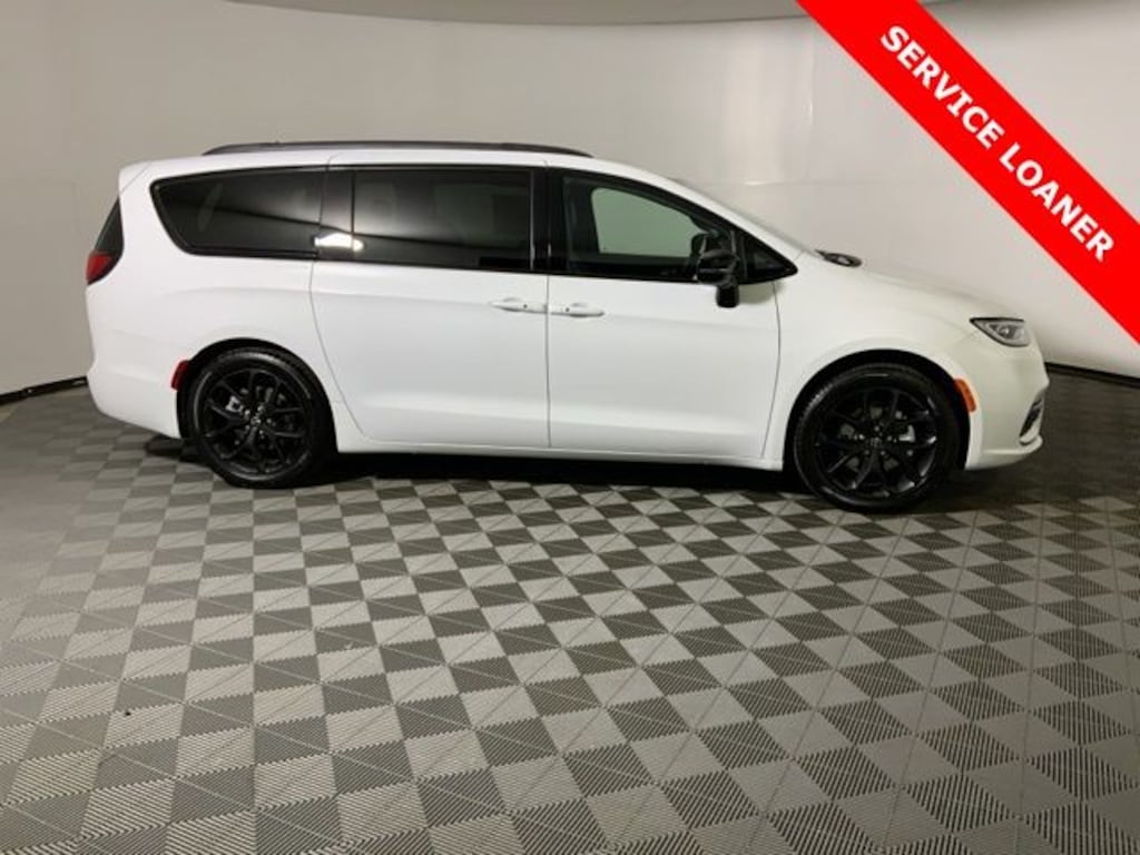 New 2026 Chrysler Pacifica LIMITED Passenger Van