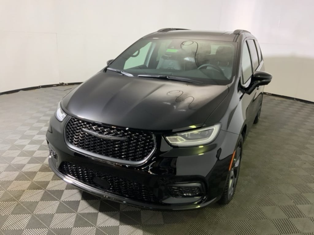 New 2026 Chrysler Pacifica LIMITED AWD Passenger Van