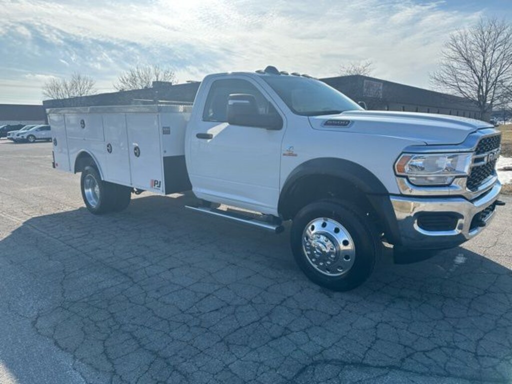 New 2024 Ram 5500 Chassis Cab TRADESMAN REGULAR 4X4 84' CA Pickup