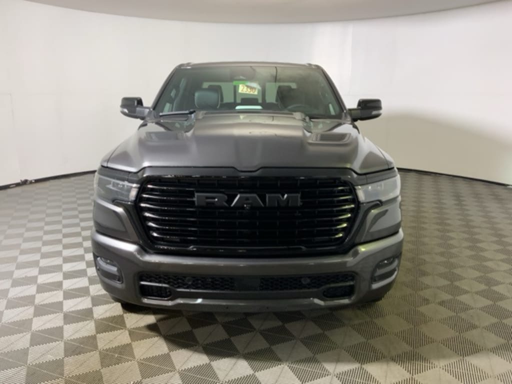 New 2026 Ram 1500 LARAMIE CREW CAB 4X4 5'7 BOX Pickup