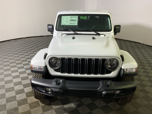 2025 Jeep Gladiator Sport photo 3