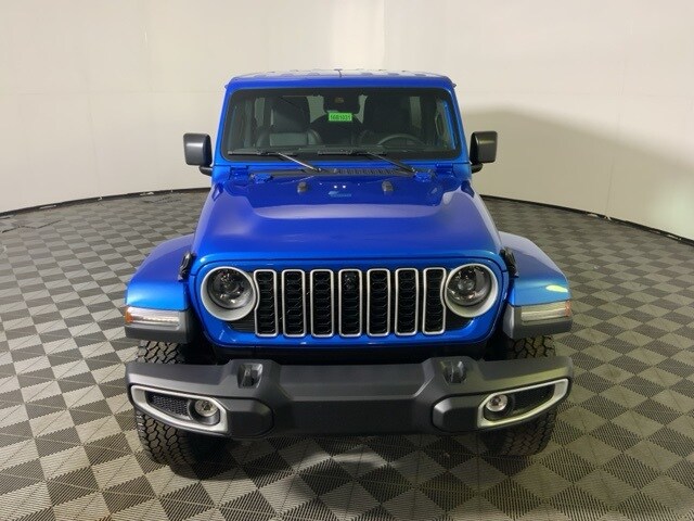 2025 Jeep Wrangler Sahara photo 3