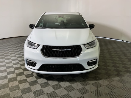 2026 Chrysler Pacifica SELECT Passenger Van