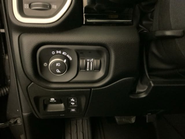 2026 RAM 1500 Laramie - Photo 18