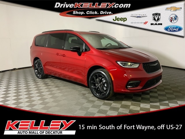 2026 Chrysler Pacifica Limited's photo