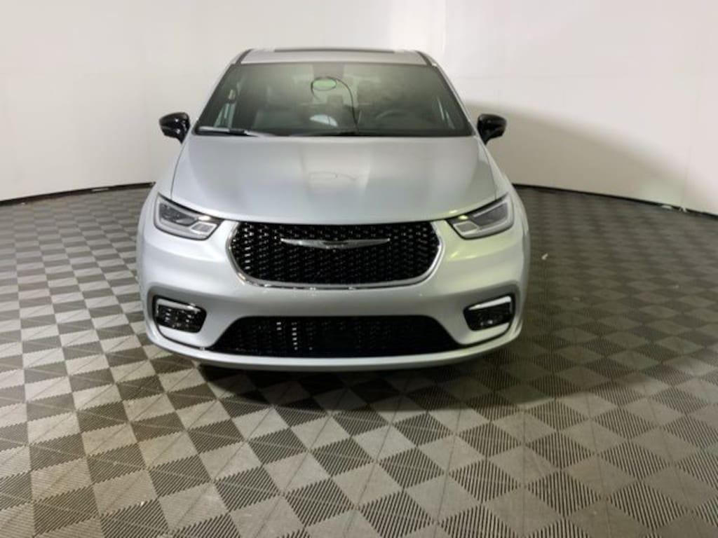 New 2026 Chrysler Pacifica LIMITED Passenger Van