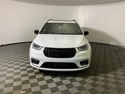 2026 Chrysler Pacifica LIMITED Passenger Van