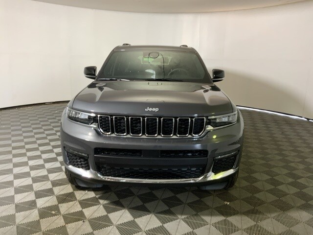 2025 Jeep Grand Cherokee Limited photo 2