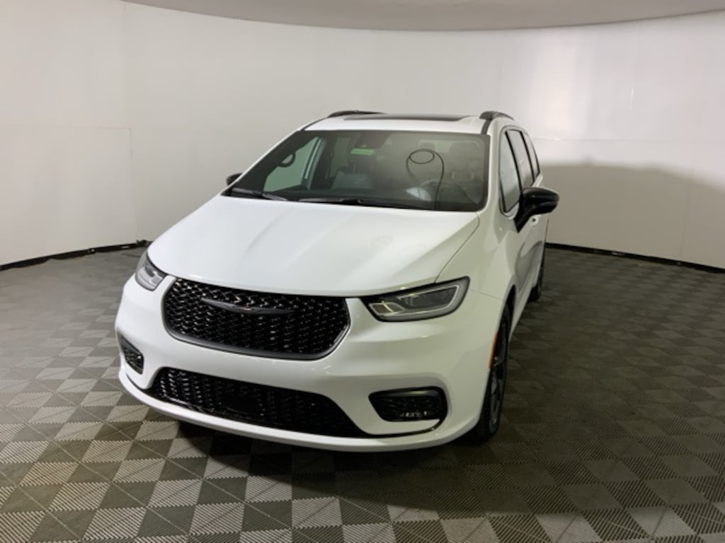 New 2026 Chrysler Pacifica SELECT Passenger Van