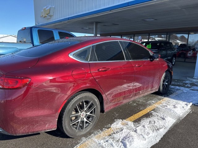 2015 Chrysler 200 Limited photo 2