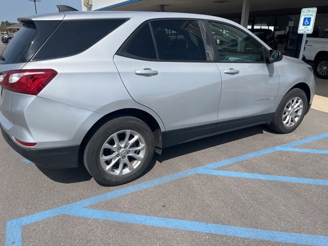 2020 Chevrolet Equinox LS photo 3