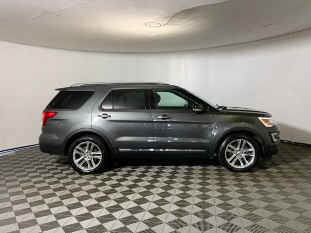 Used 2017 Ford Explorer XLT