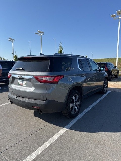 2018 Chevrolet Traverse Leather photo 2