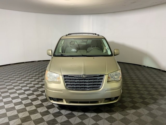 2010 Chrysler Town & Country Touring photo 2